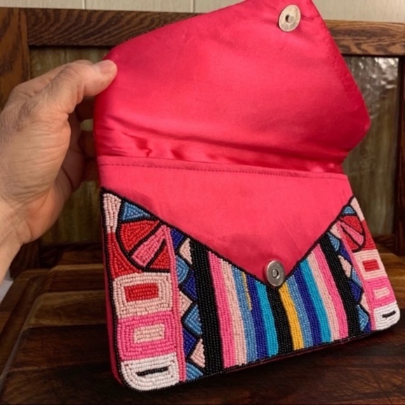 Eye Accented Seed Beaded Clutch/ Crossbody Bag - Picture 5 of 7